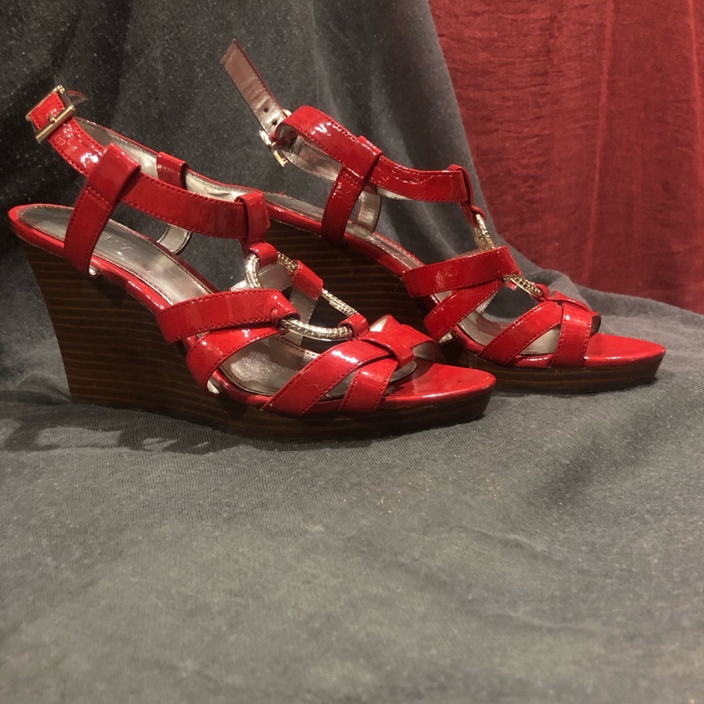 Alfani, sz 7, Red with light Gold hardware, About 3.5” heel